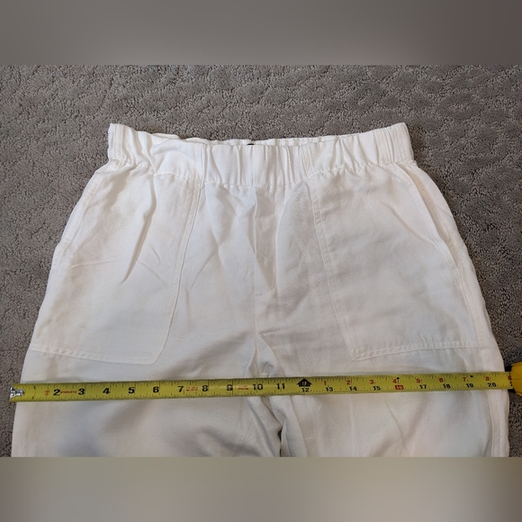 Banana Republic linen blend white pants - Picture 5 of 6
